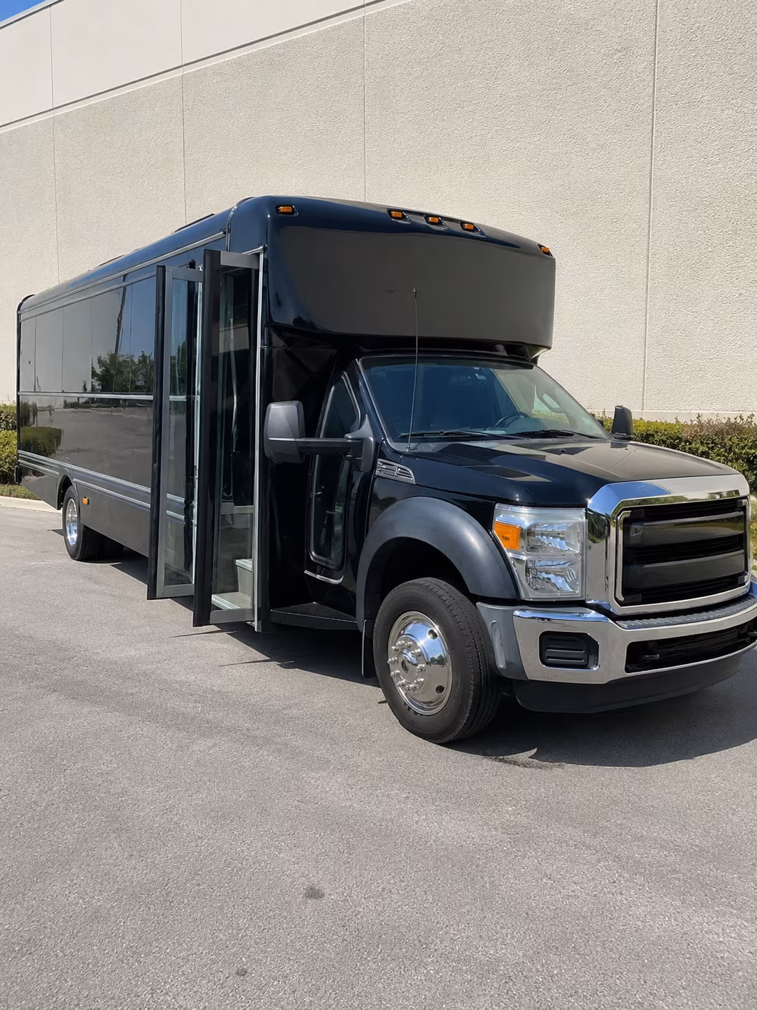 bachelor and bachelorette party buses in toledo