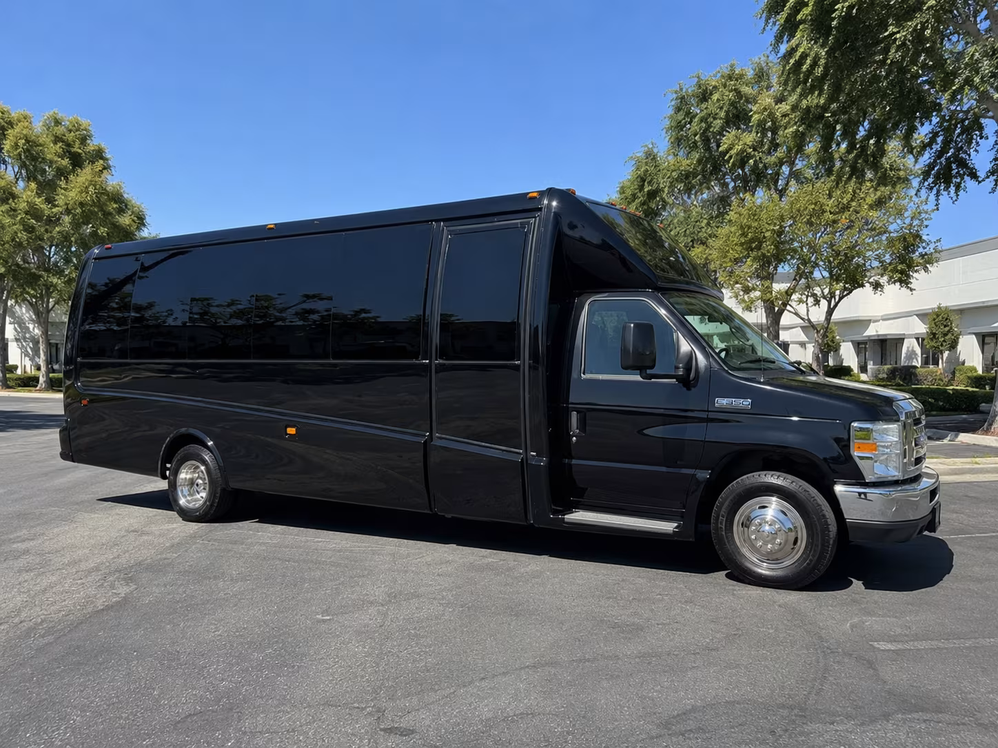 toledo corporate retreat shuttle bus rentals